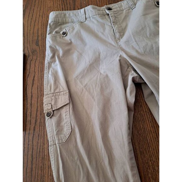 Size 14 Croft & Barrow Stretch Khaki Tan Capris Skimmers with Pockets Belt Loops - Picture 4 of 10
